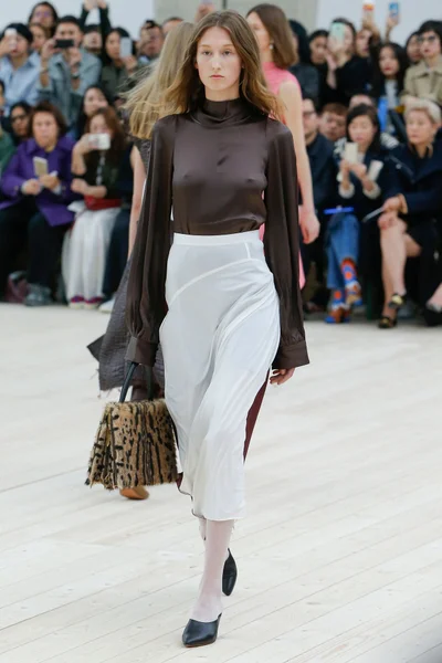 Look 30
